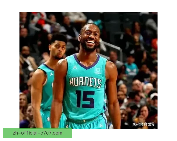 全明星之夜:篮球巨星齐聚,激烈角逐展现最强实力 全明星之夜:篮球巨星齐聚,激烈角逐展现最强实力