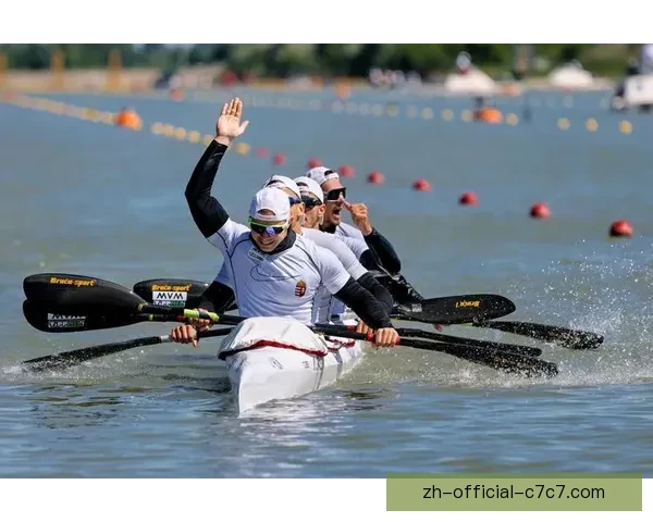 掌握皮划艇技巧:提升水上乐趣 掌握皮划艇技巧:提升水上乐趣